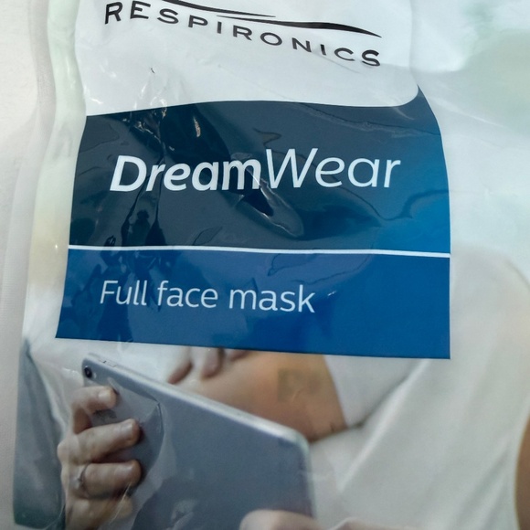 Philips Respironics DreamWear Full Face Cpap Mask Size Medium - Picture 2 of 4
